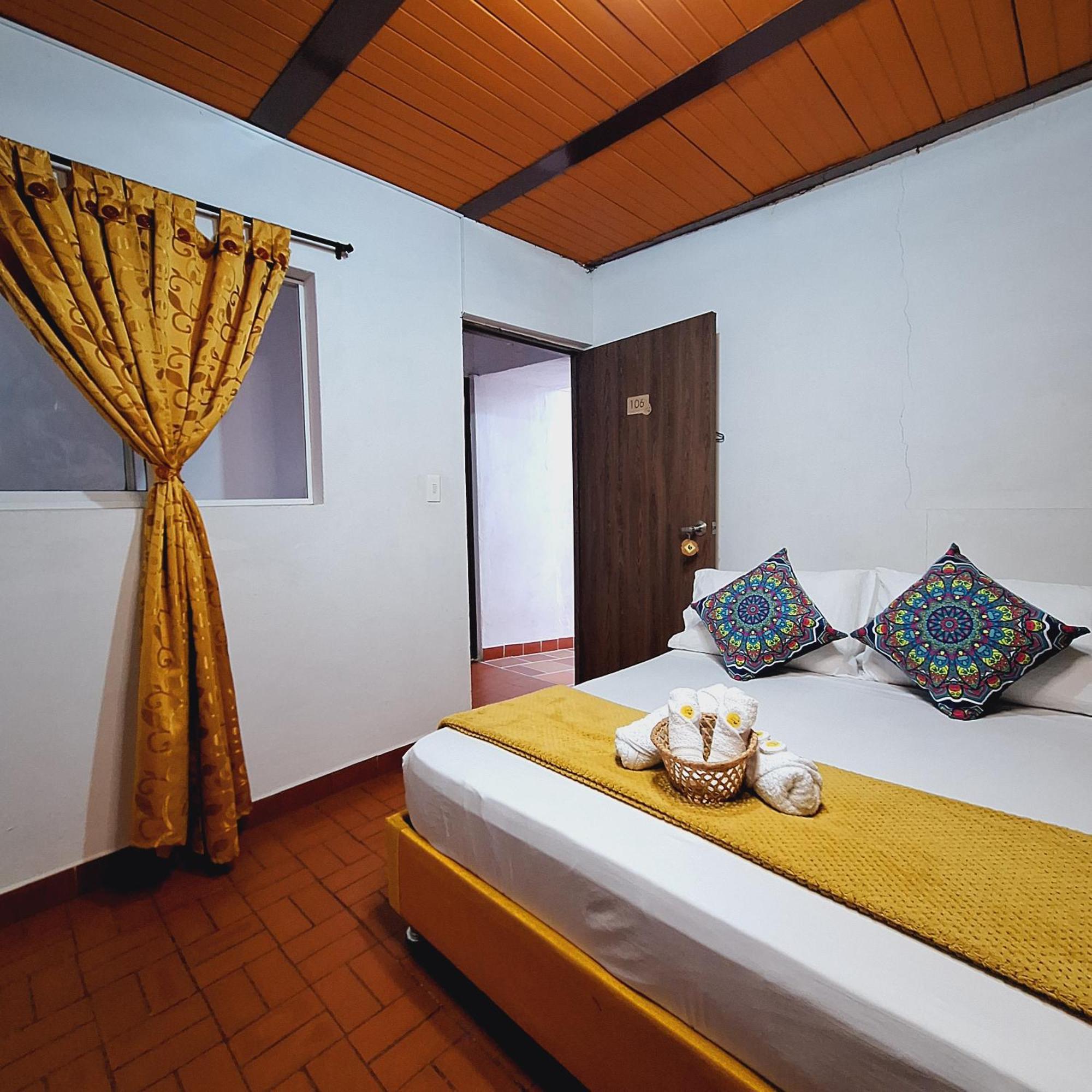 Hostal Colombian Gold ซานกิล ภายนอก รูปภาพ